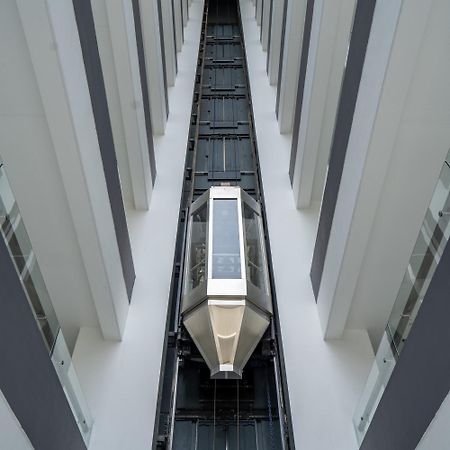 Kent Baywatch Suites Kochi Exterior foto