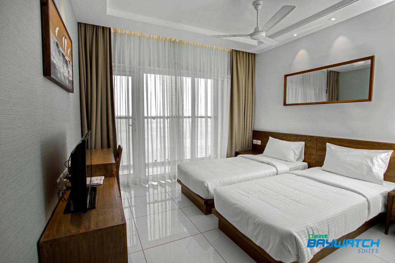 Kent Baywatch Suites Kochi Exterior foto