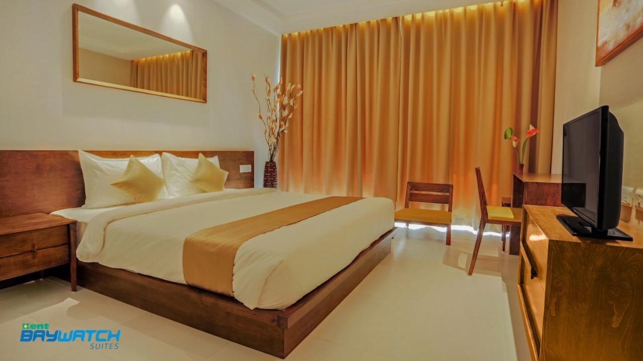Kent Baywatch Suites Kochi Exterior foto