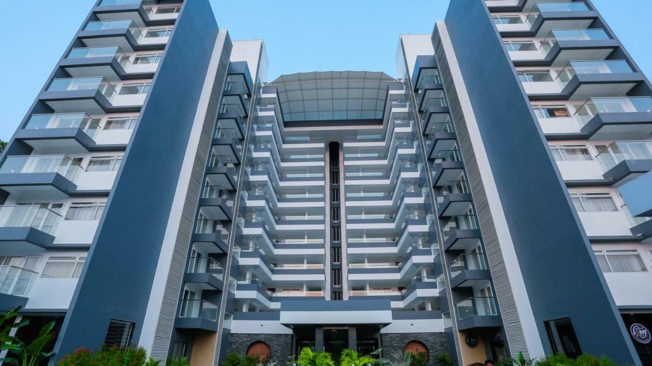 Kent Baywatch Suites Kochi Exterior foto