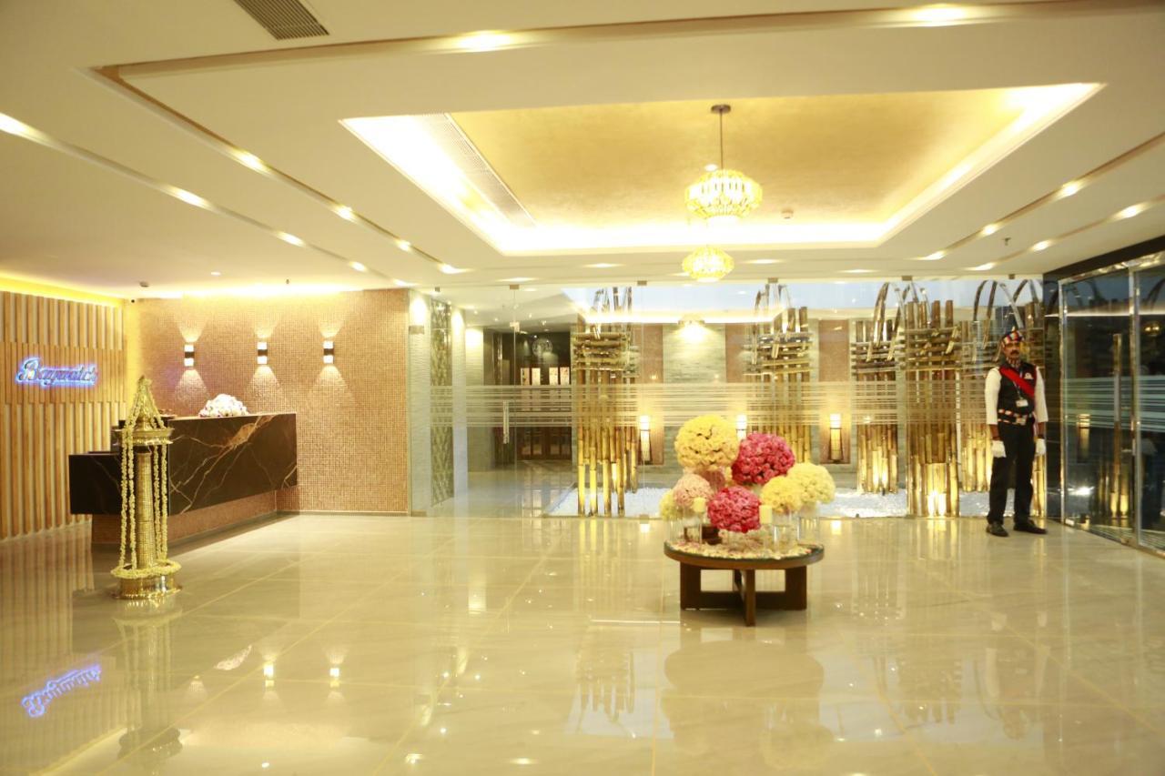 Kent Baywatch Suites Kochi Exterior foto